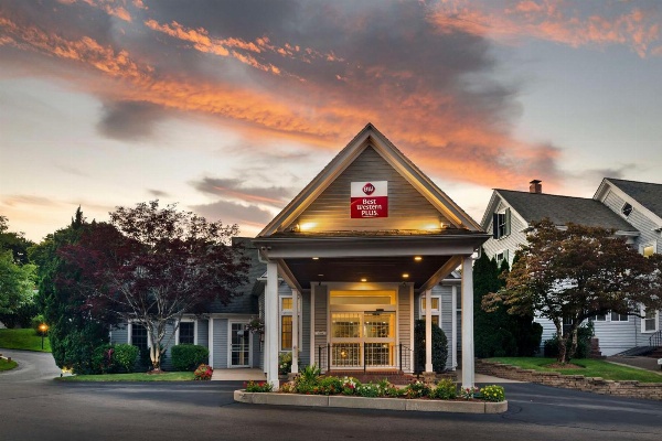 Best Western Plus Cold Spring image 1