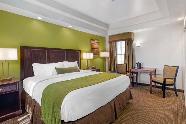 Best Western Plus Cold Spring image 30